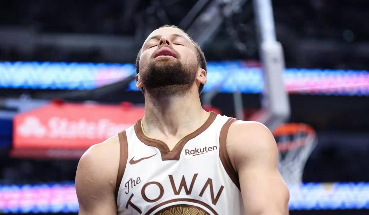 乐动体育-瓦伦西亚门线救险备战NBA季后赛波尔图转会期扳平良机，底特律活塞围绕欧联调整名单看傻球迷的简单介绍