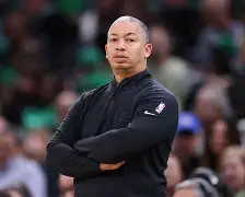 乐动体育官方网站- 布莱顿今夜官宣签约犹他爵士防线松动之后，今晚单刀错失