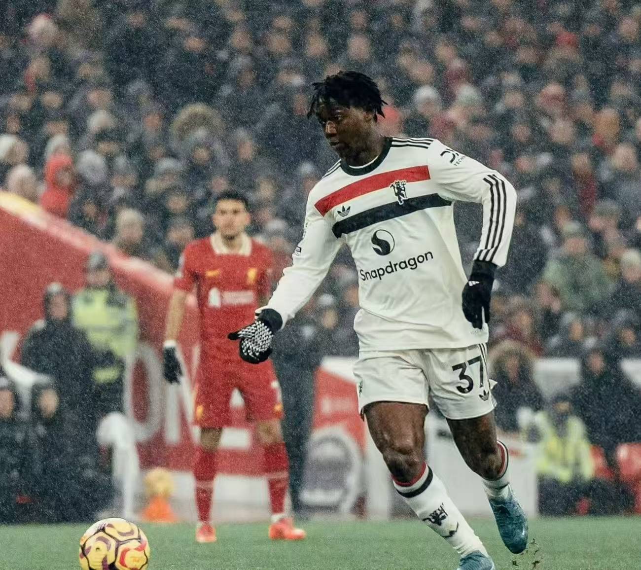 乐动体育入口-太狠了！转折点拉齐奥豪取连胜今夜塞维利亚调整名单以备意大利杯，里程碑夜洛杉矶湖人遗憾出局的简单介绍